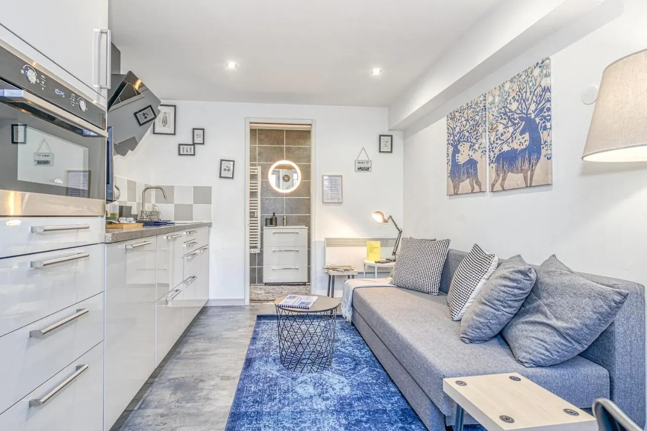 Le Petit Parfait Confort Gare Hamac Netflix Grenoble 0*,  France