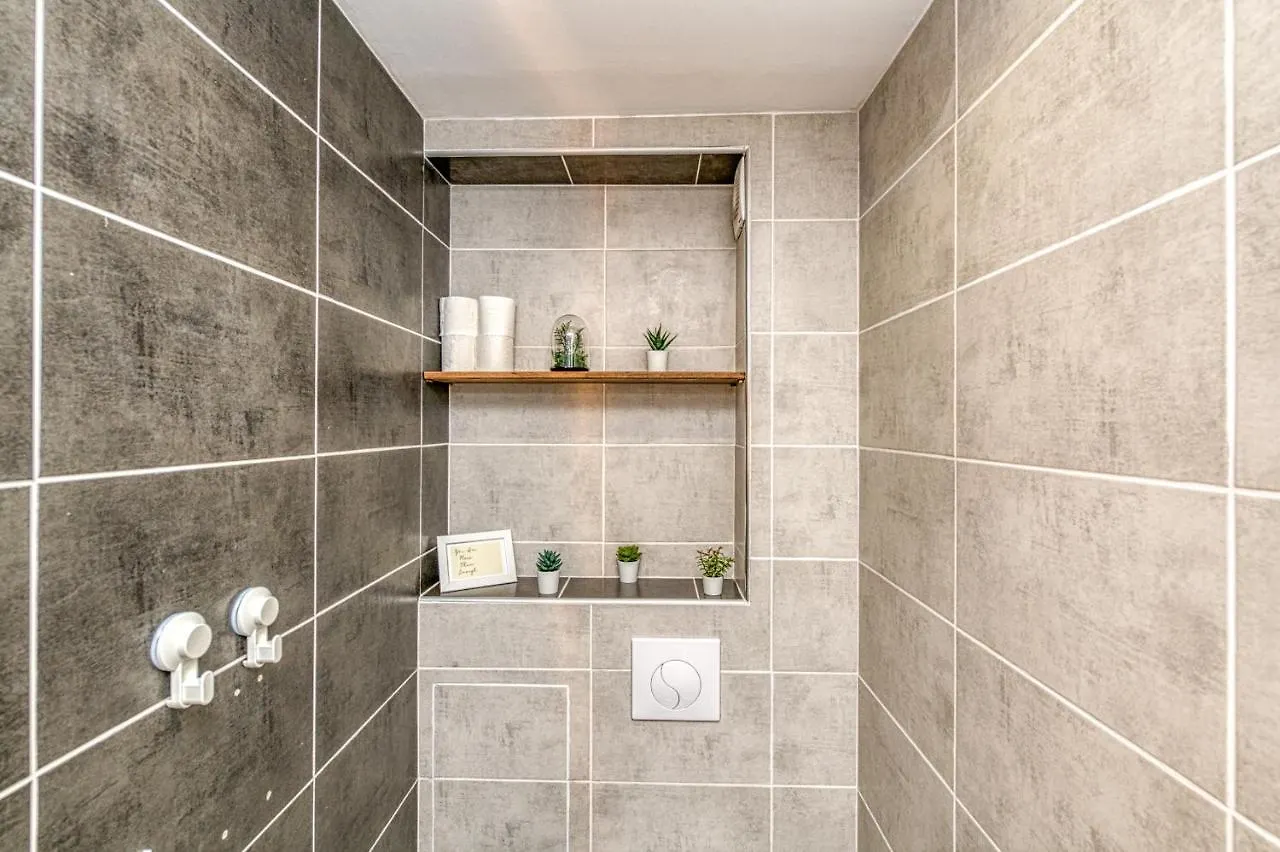 Le Petit Parfait Confort Gare Hamac Netflix Grenoble France